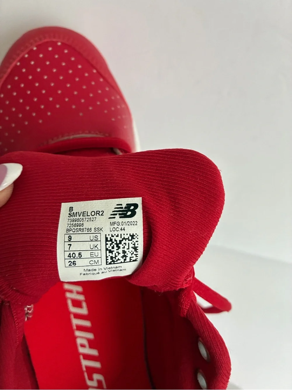 New Balance Women's Red and White Metal Baseball Cleats Size 9 Sports-Game